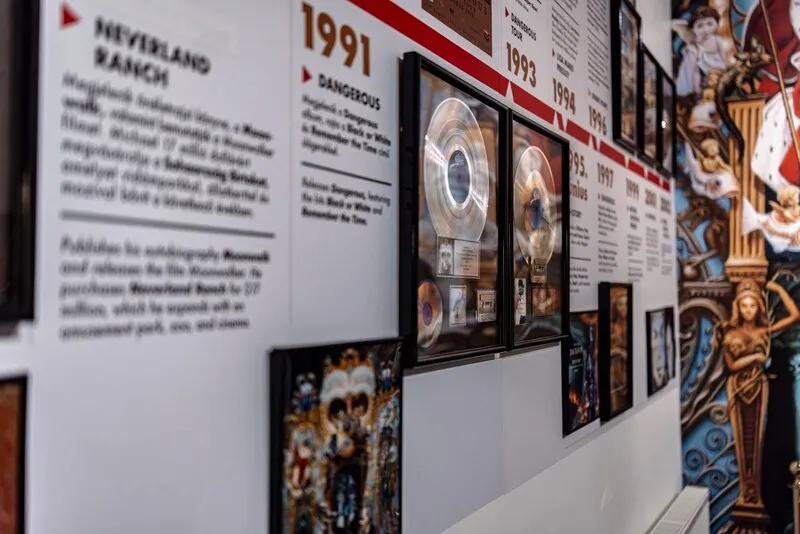 michael-jackson-kiallitas-budapest