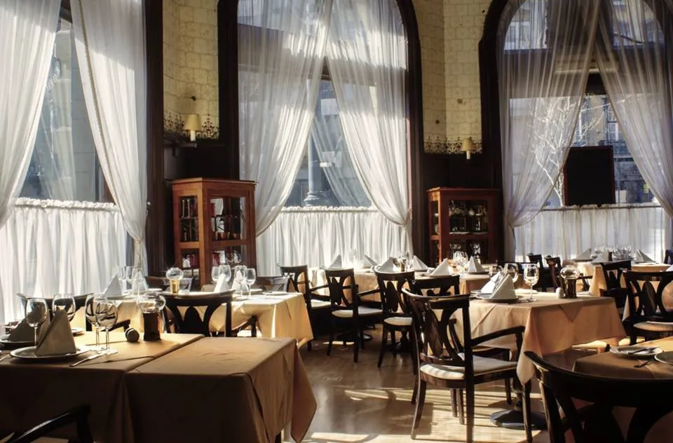 Újranyit Budapest egyik legrégebbi kávéháza: a 150 éves történelmi hely 2020-ban zárt be