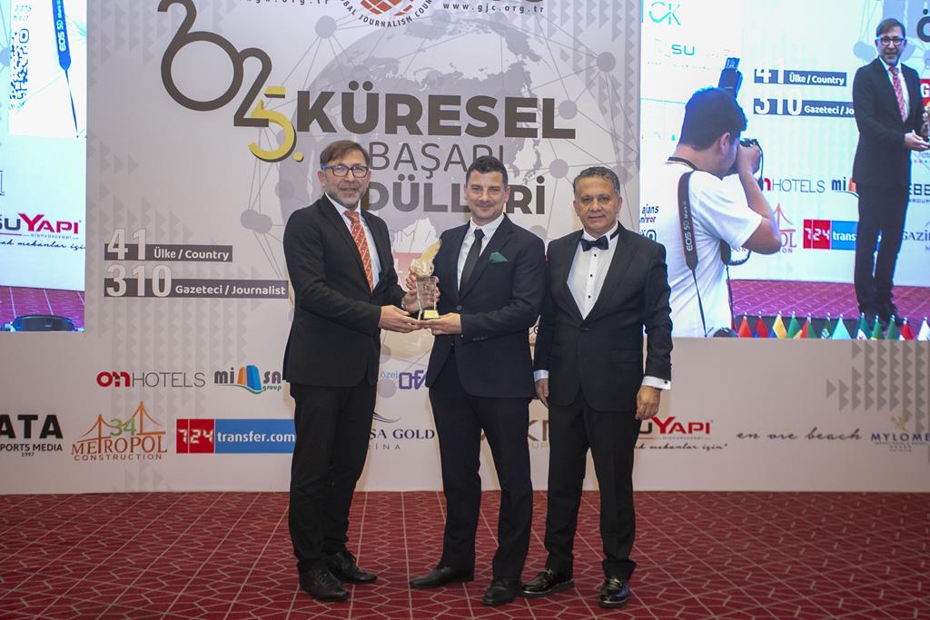 Kató Alpár, a Daily News Hungary és a Helló Magyar alapító-tulajdonosa Médiabarát Díjban részesült