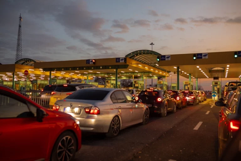 röszke szerbia magyarország határátkelő magyar diákok