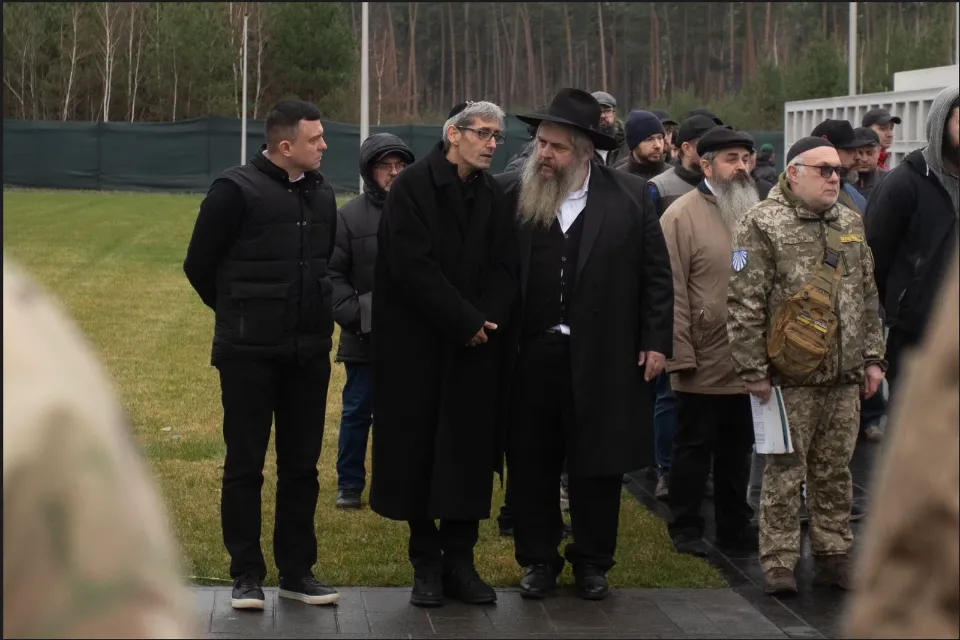 Zsidó származású magyar honvédot temettek Ukrajna hőseként