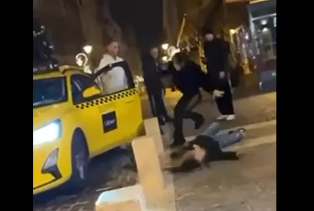Budapesti taxis ütött le két nőt