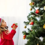 karácsonyfa_kislány