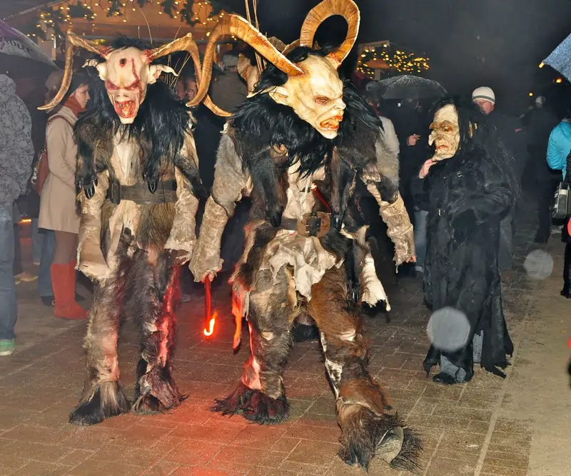 Krampusz Karácsony Mikulás Németország virgács