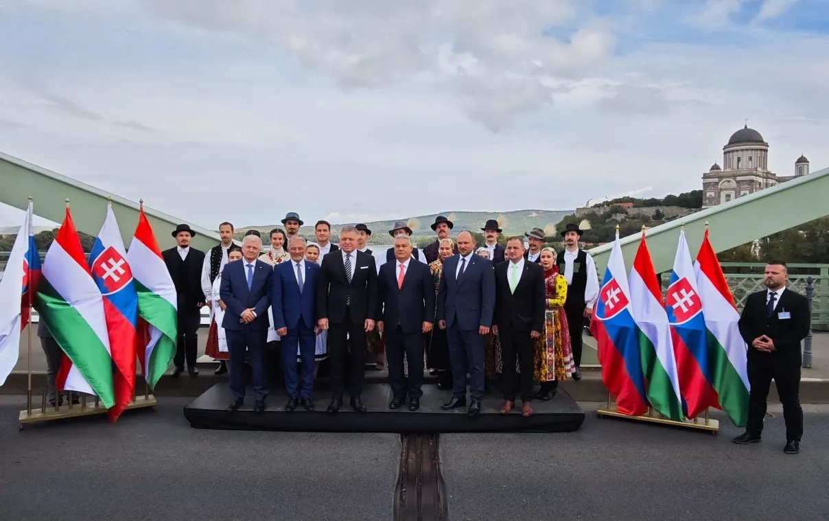 Orbán Viktor és Robert Fico Esztergomban