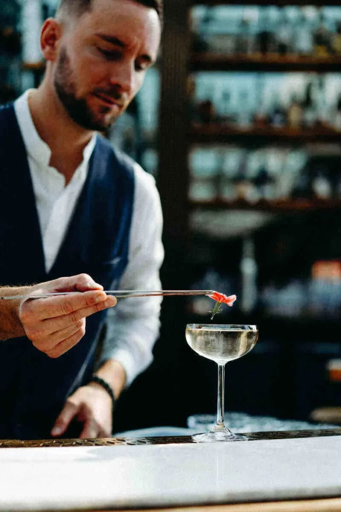 Így hódítja meg a koktélvilágot a Tokaji Aszú – Ünnepi trend és a Golden Peacock receptje