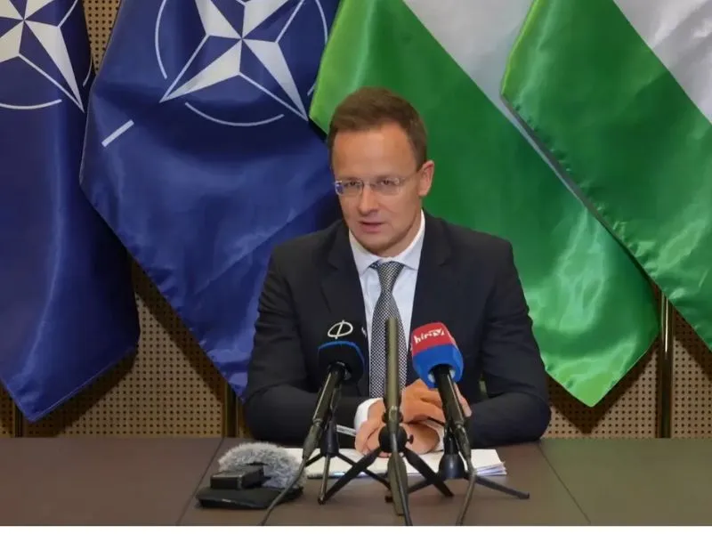 EU Ukrajna vétó hitelterv Oroszország euró háború befagyasztott vagyon Szijjártó