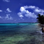 Nemsokára teljesen eltűnik egy ország: megérkeztek a fogadóországba az első menekültek