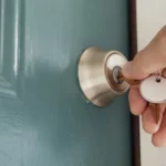 Mi történik? Idegenek lepik el az Airbnb-lakásokat Budapesten: a rendőrség tehetetlen