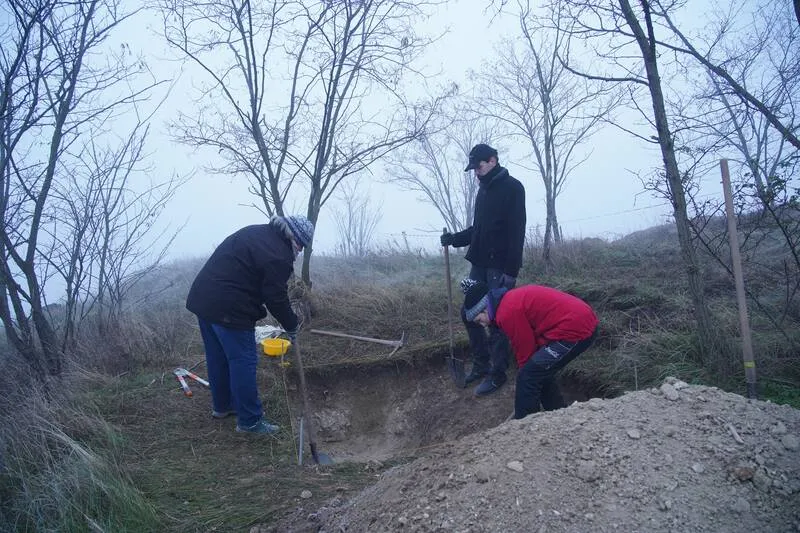 Szenzációs: Középkori templom maradványaira bukkantak Esztergom közelében!