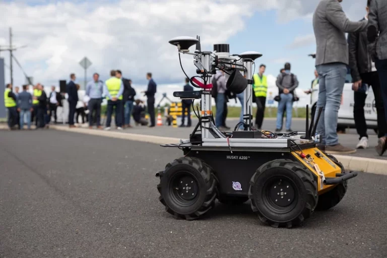 HUN-REN sztaki husky robotjárőr magyarország