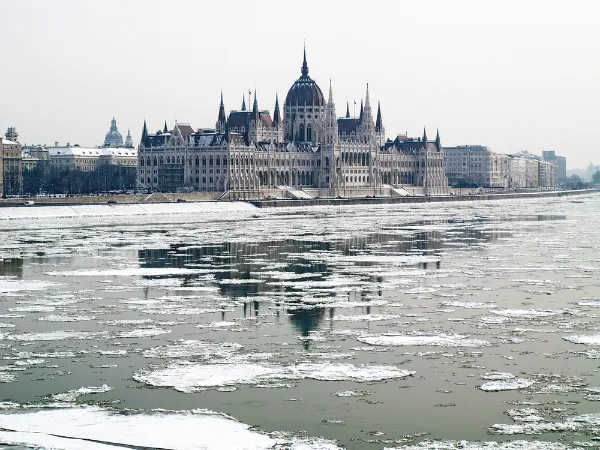 Jeges Duna Budapest Parlament