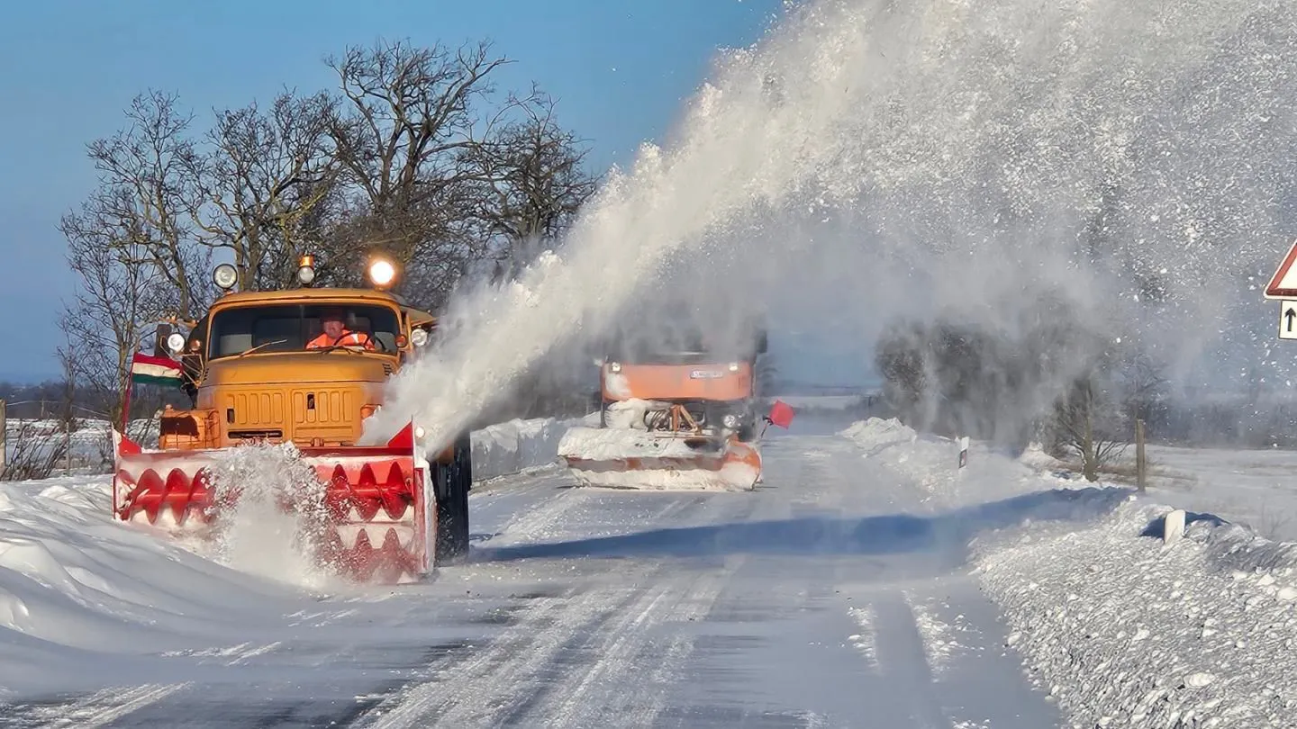 Extrém hideg és ónos eső bénítja az országot: mínusz 25 fokot mértek, piros riasztás több megyében