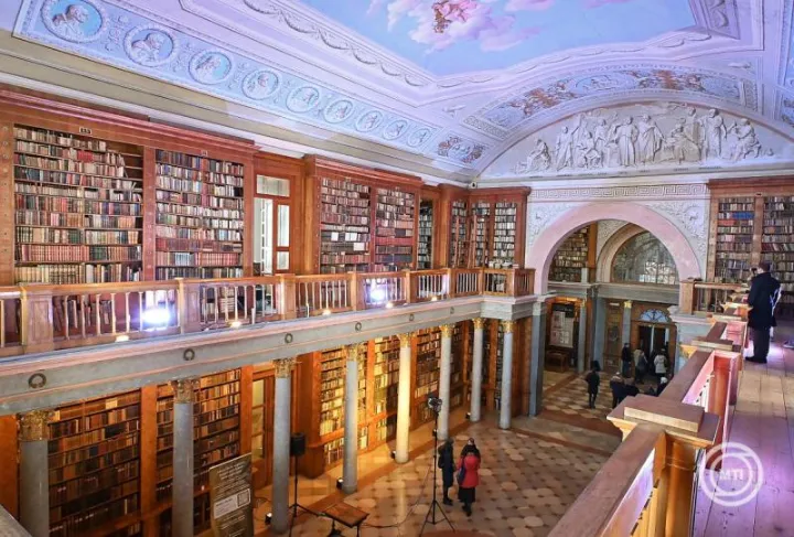 Pannonhalma könyvtár