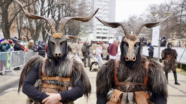 Surva Fesztivál félelmetes bolgár maszkok