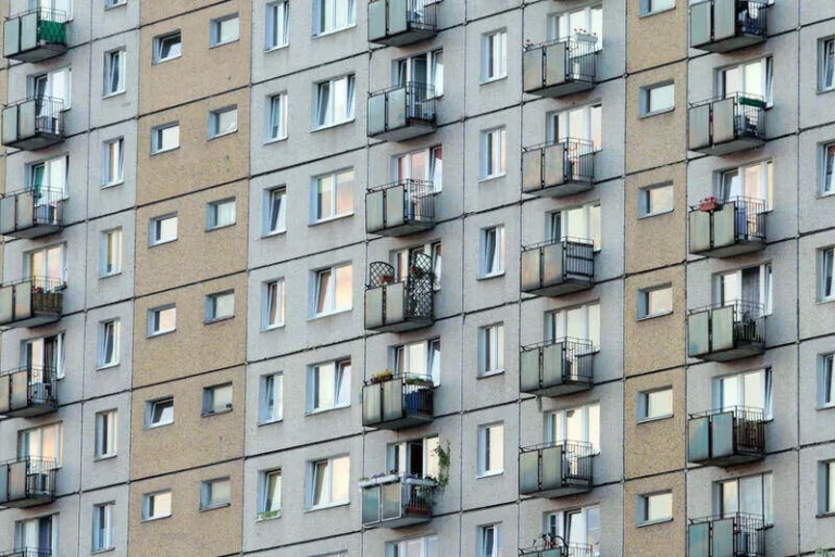 tömbház magasház toronyház panel