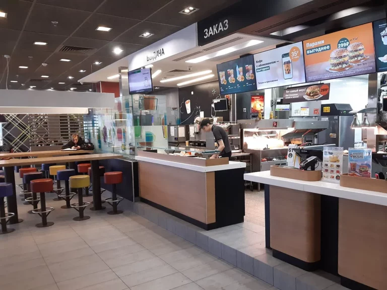 Vkuszno i tocska Oroszország fáradt sütőolaj kerozin háború repülőgép üzemanyag