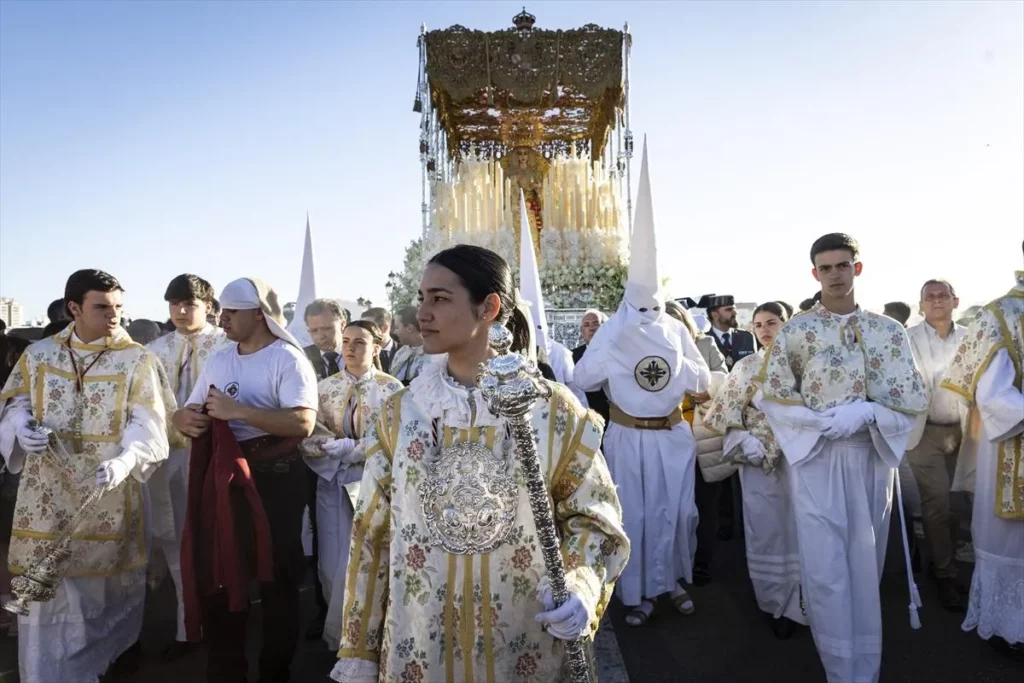 triana híd sevilla húsvét