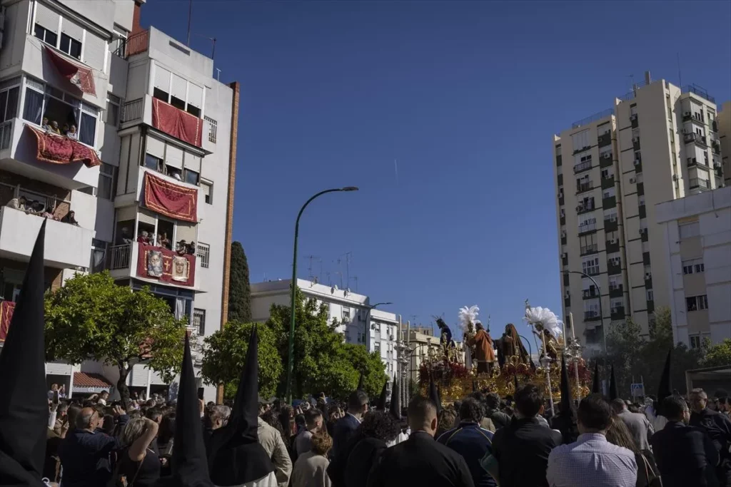 triana híd sevilla húsvét