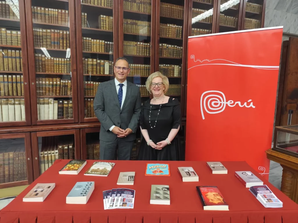 Mario Vargas Llosa Peru Budapest irodalom