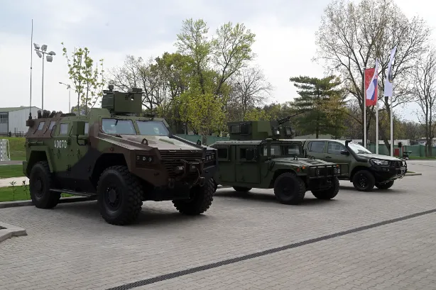 Szerbia modern hadsereget épít