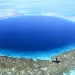 Nagy Kék Lyuk Great Blue Hole tengeri víznyelő Belize Közép-Amerika