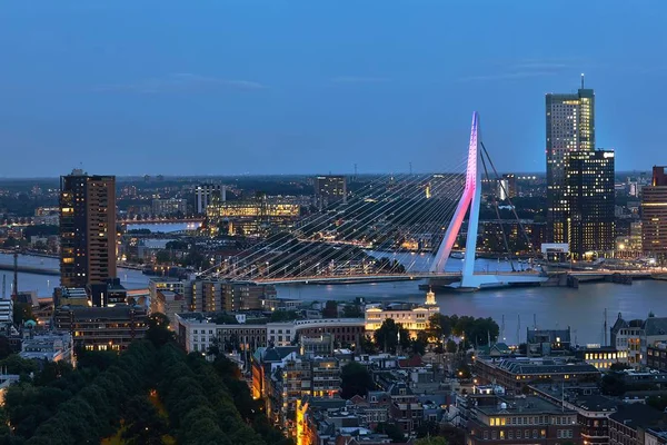 Rotterdam Hollandia városkép éjszaka