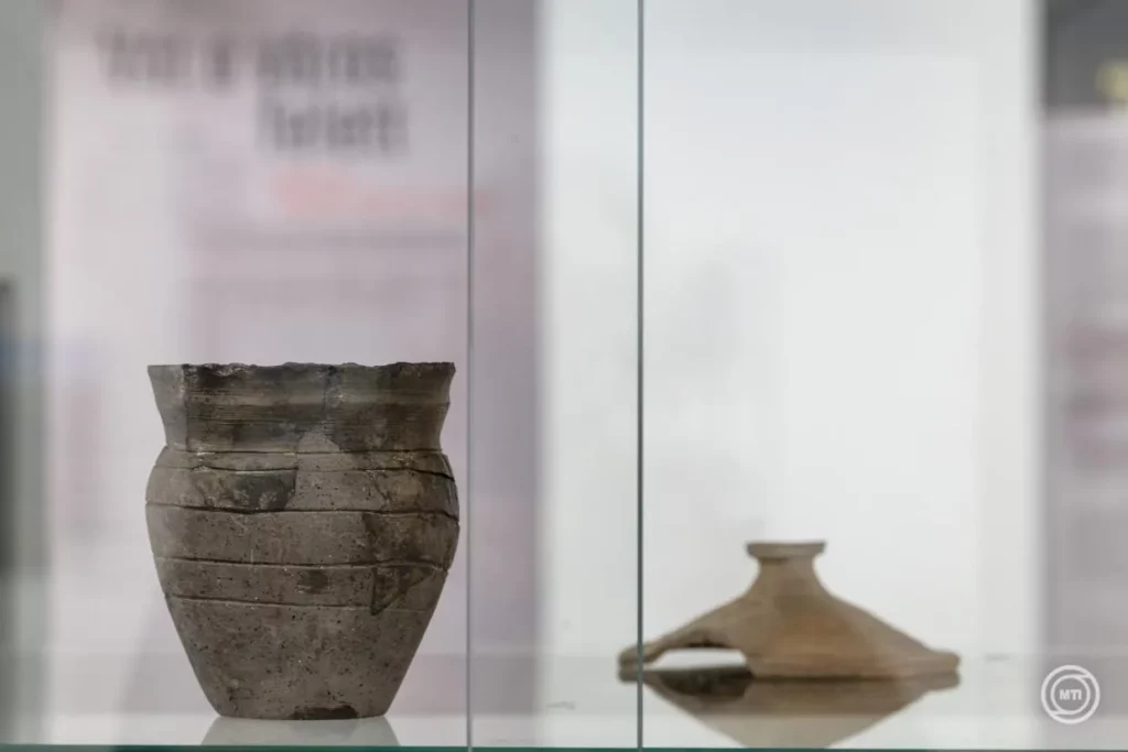salgó vára régészeti feltárás múzeum kiállítás