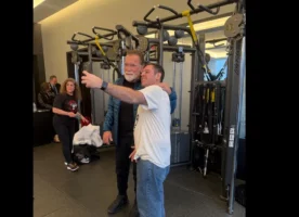 Arnold Schwarzenegger (2)