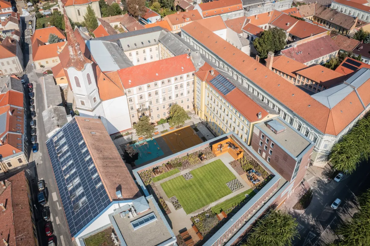 Esztergomi ferences gimnázium és kollégium szerzetes