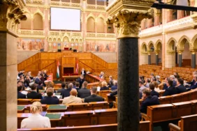 Magyar Országgyűlés politikusi fizetések