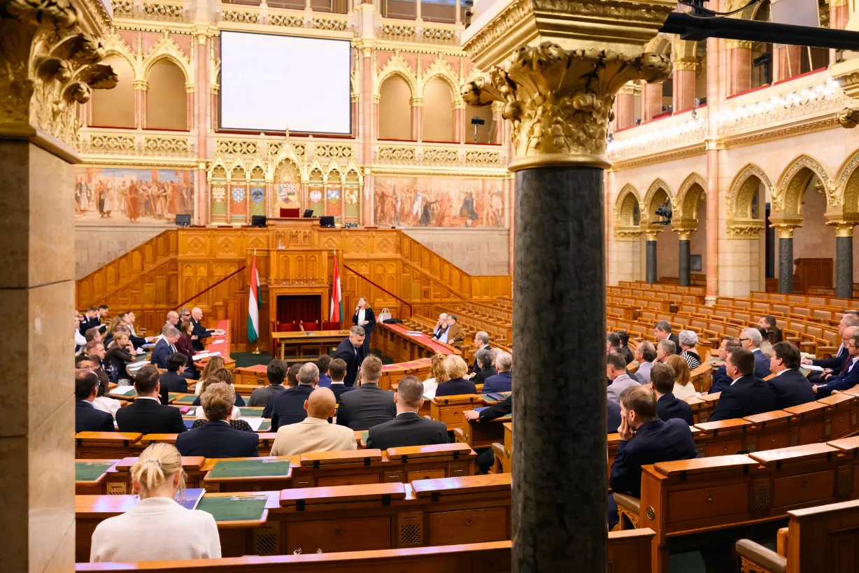 Magyar Országgyűlés politikusi fizetések