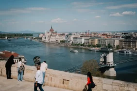budapest ikonikus nevezetességei város emberek nyár