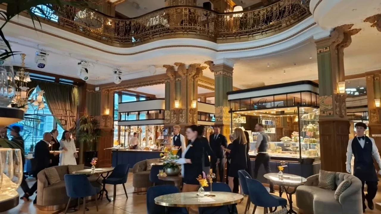 cova budapest matild palace cukrászda
