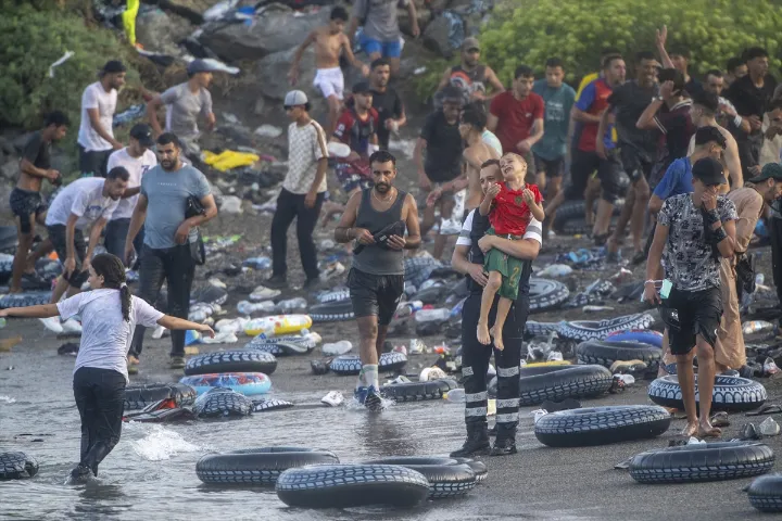 Illegális migránsok Ceutában