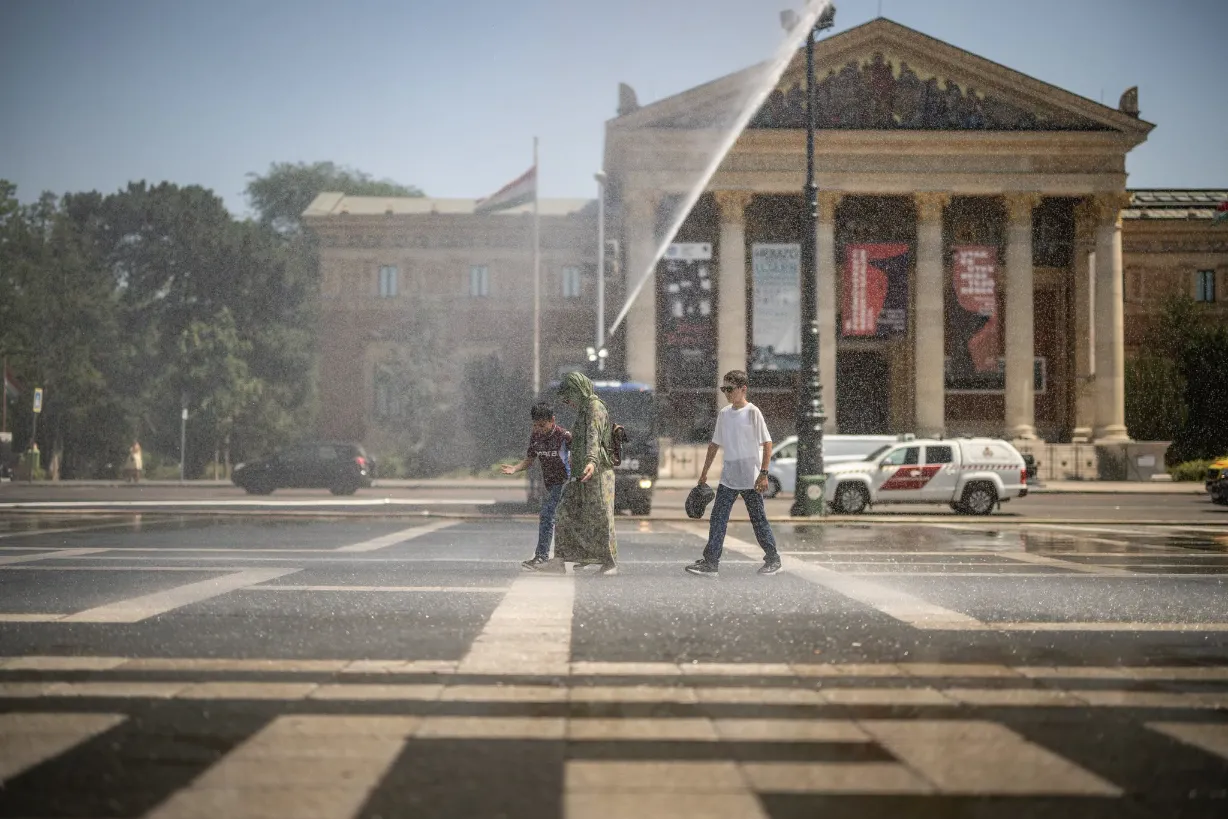 Rendőrségi vízágyúzás Budapesten