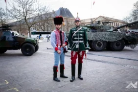 magyar huszárok bastille napi parádé párizs franciaország