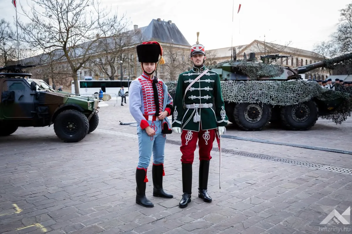 magyar huszárok bastille napi parádé párizs franciaország