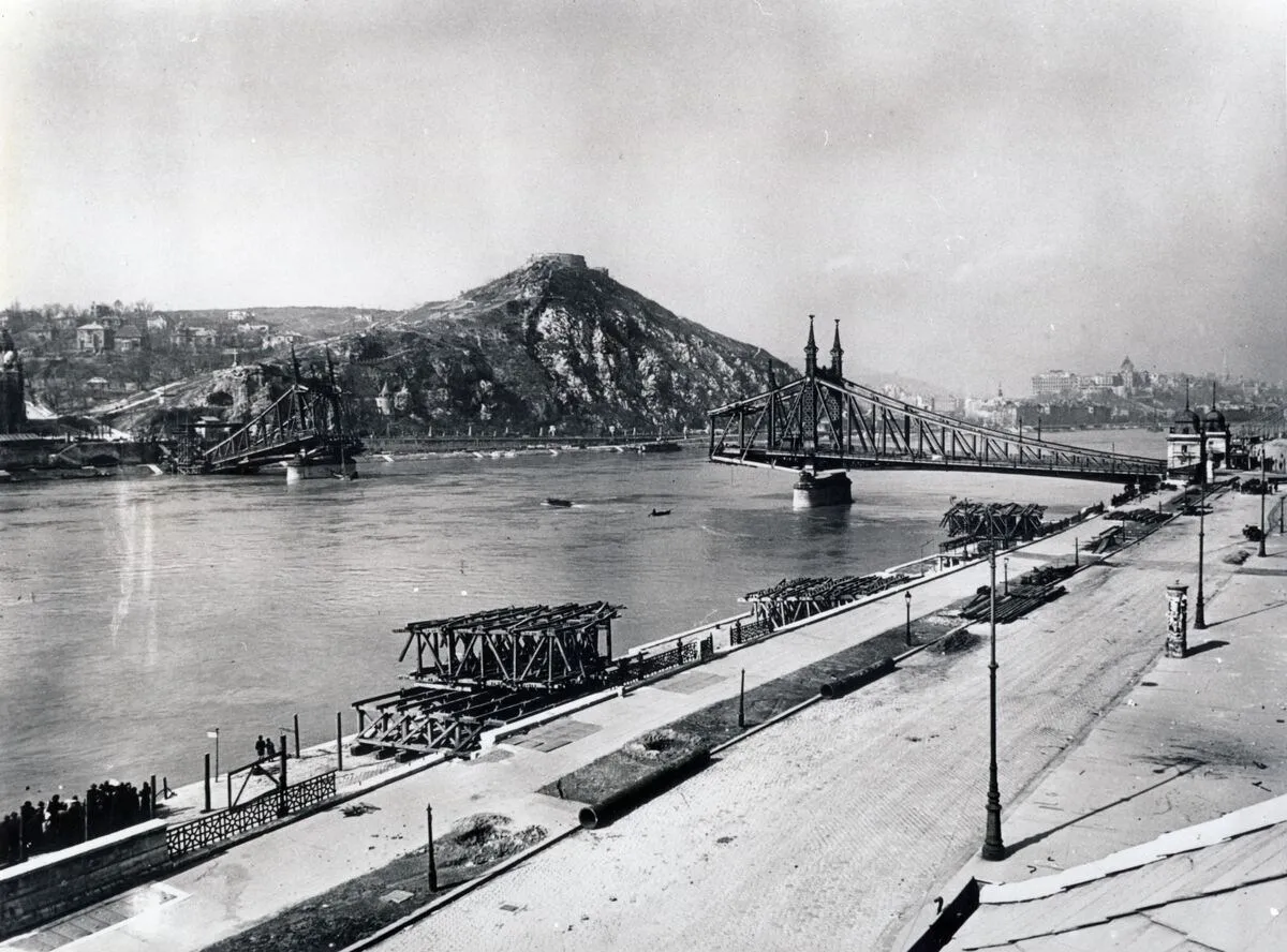 fortepan ferenc józsef szabadság híd második világháború budapest duna