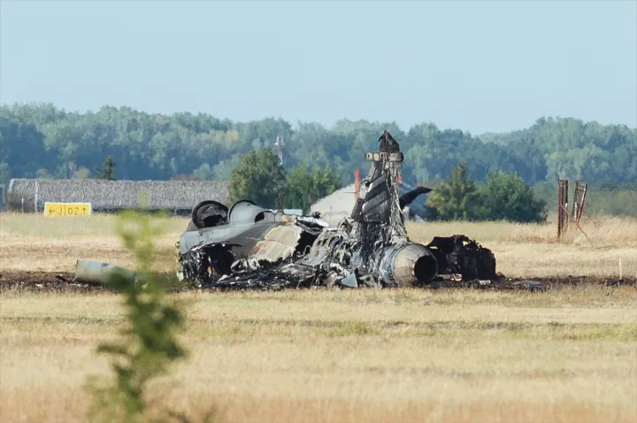 Eddig nem látott képeken a magyar Gripen-baleset