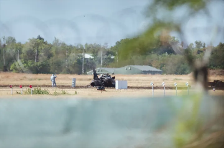 Eddig nem látott képeken a magyar Gripen-baleset
