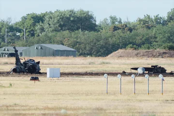 Eddig nem látott képeken a magyar Gripen-baleset