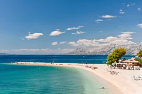 Egy horvátországi strand az Adrián
