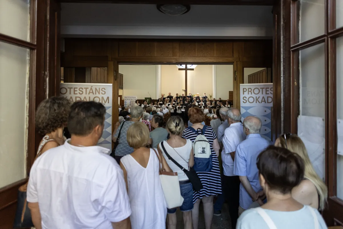 protestáns sokadalom 2026 augusztus