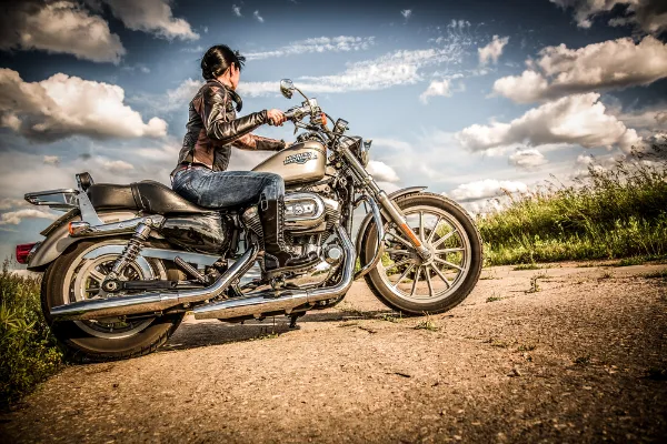Magyar Harley-Davidson-os hölgyet büntettek meg Ausztriában