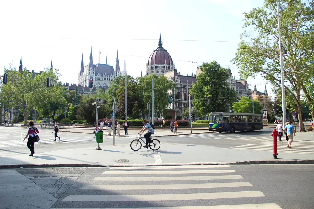 gyalogos Budapest BKK beruházás zebra