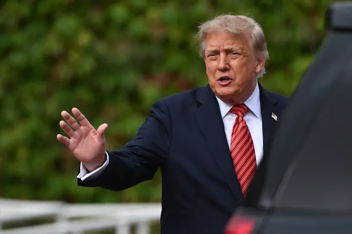 Trump amerikai elnök (2)