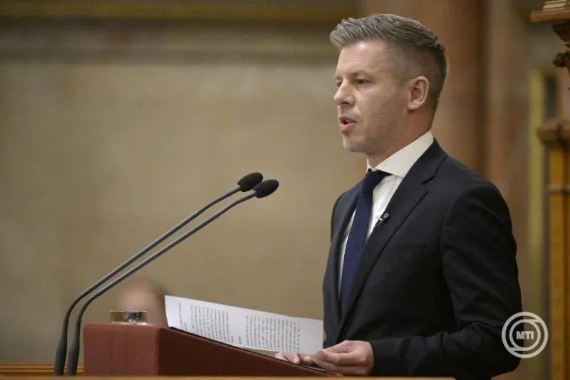 Magyar Péter a parlamentben