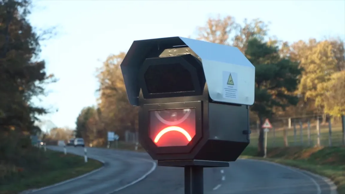 magyarország m1-es autópálya traffipax sebességmérő kamera traffipack
