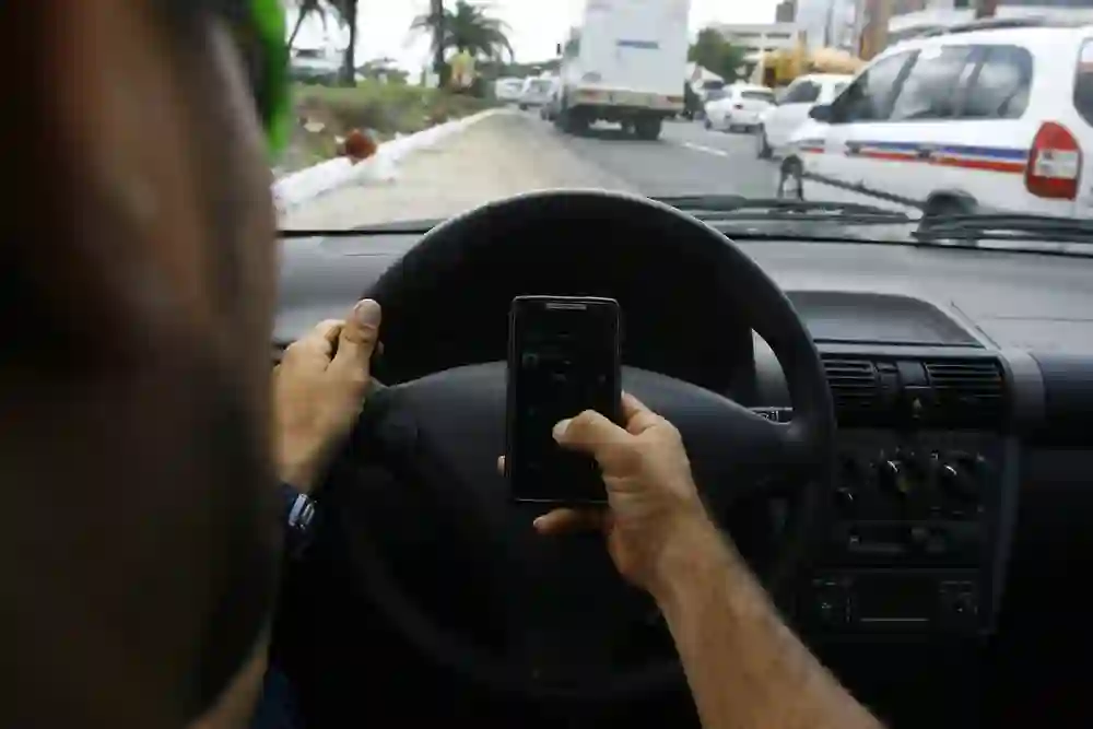 Rendőrség ellenőrzés autósok mobilteelfon